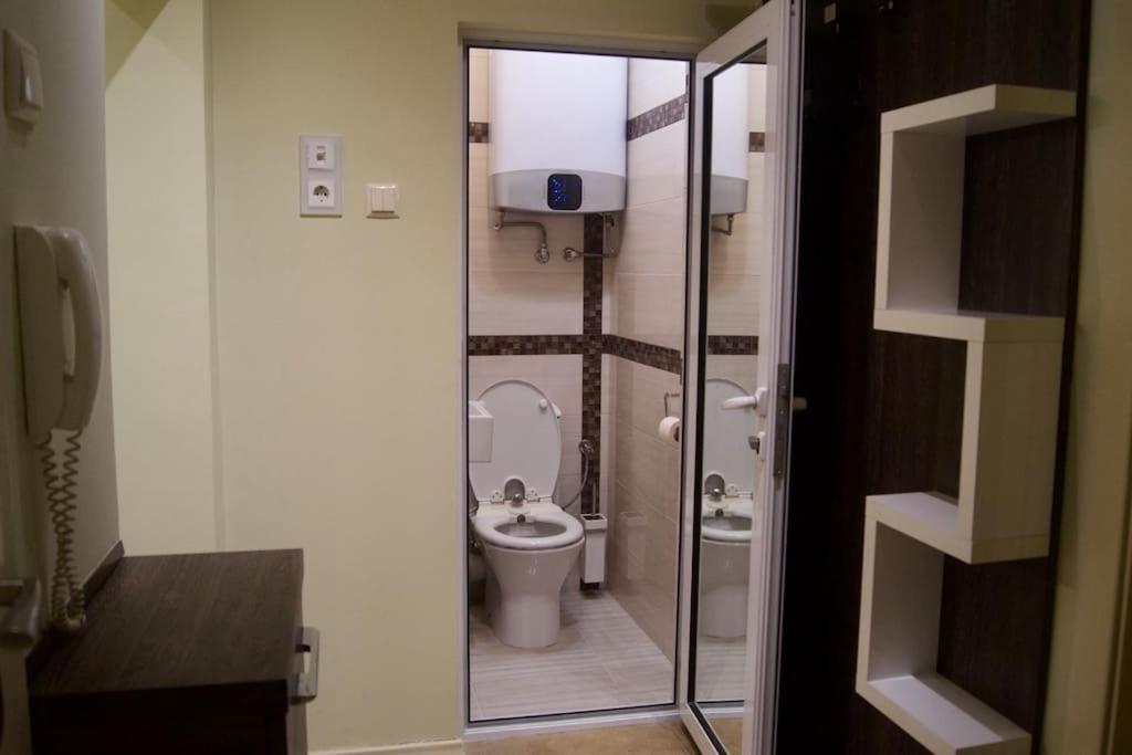 Cozy 2Br Oasis In Central Burgas Extérieur photo