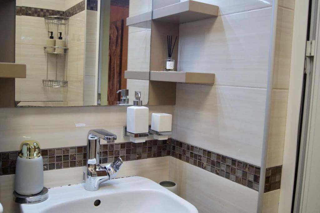 Cozy 2Br Oasis In Central Burgas Extérieur photo