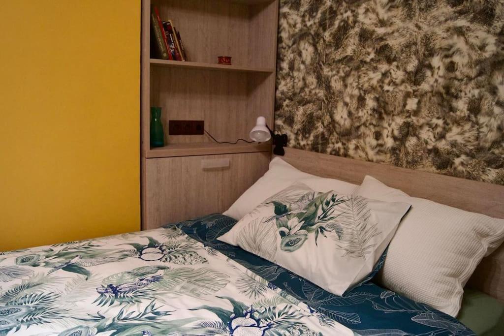 Cozy 2Br Oasis In Central Burgas Extérieur photo