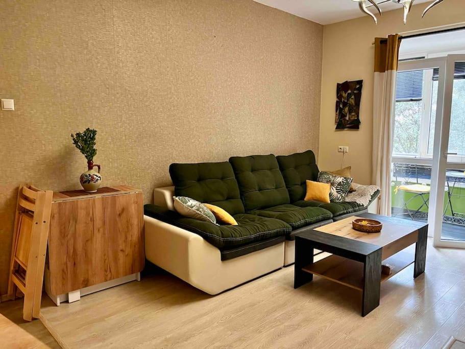 Cozy 2Br Oasis In Central Burgas Extérieur photo