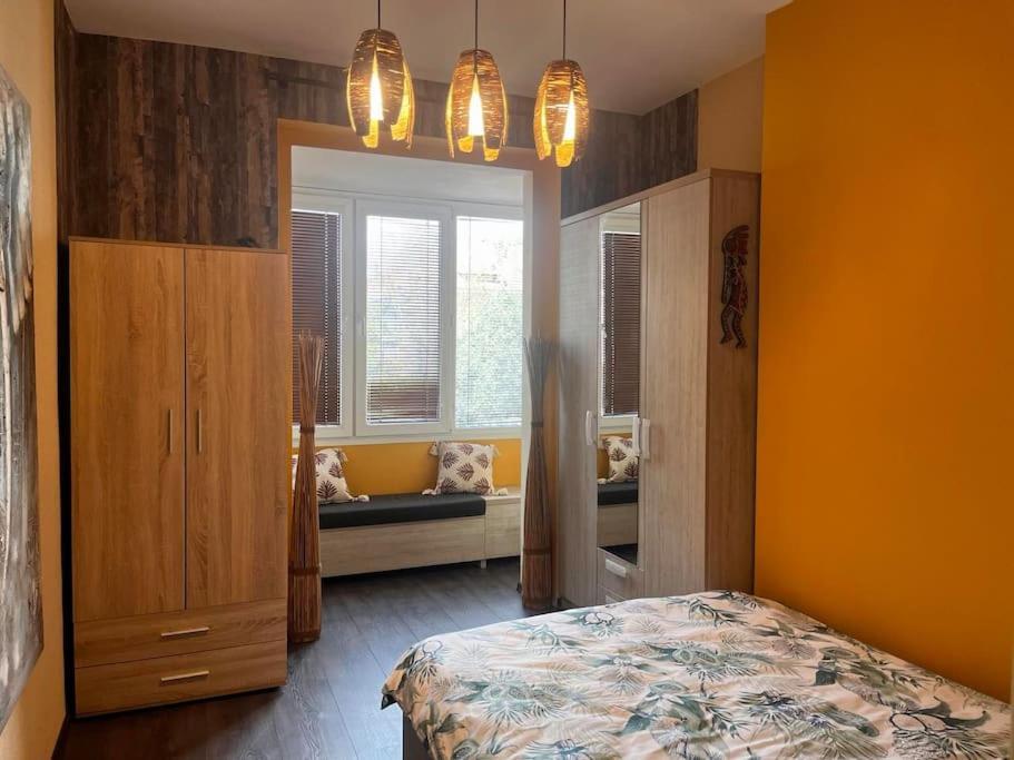 Cozy 2Br Oasis In Central Burgas Extérieur photo